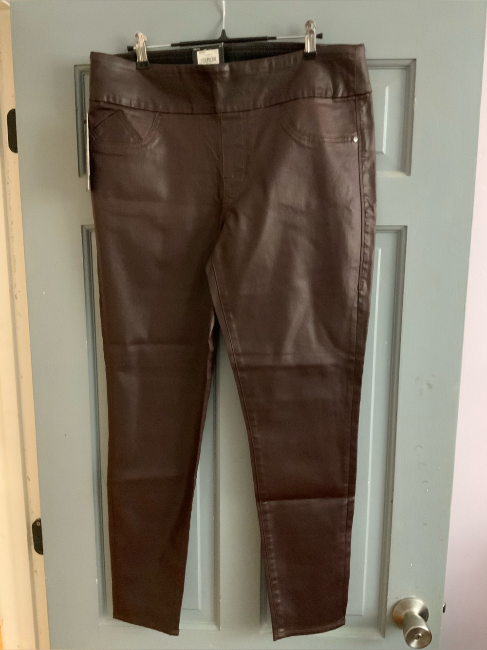 Women's Faux Leather Skinny Jeans - Burgundy